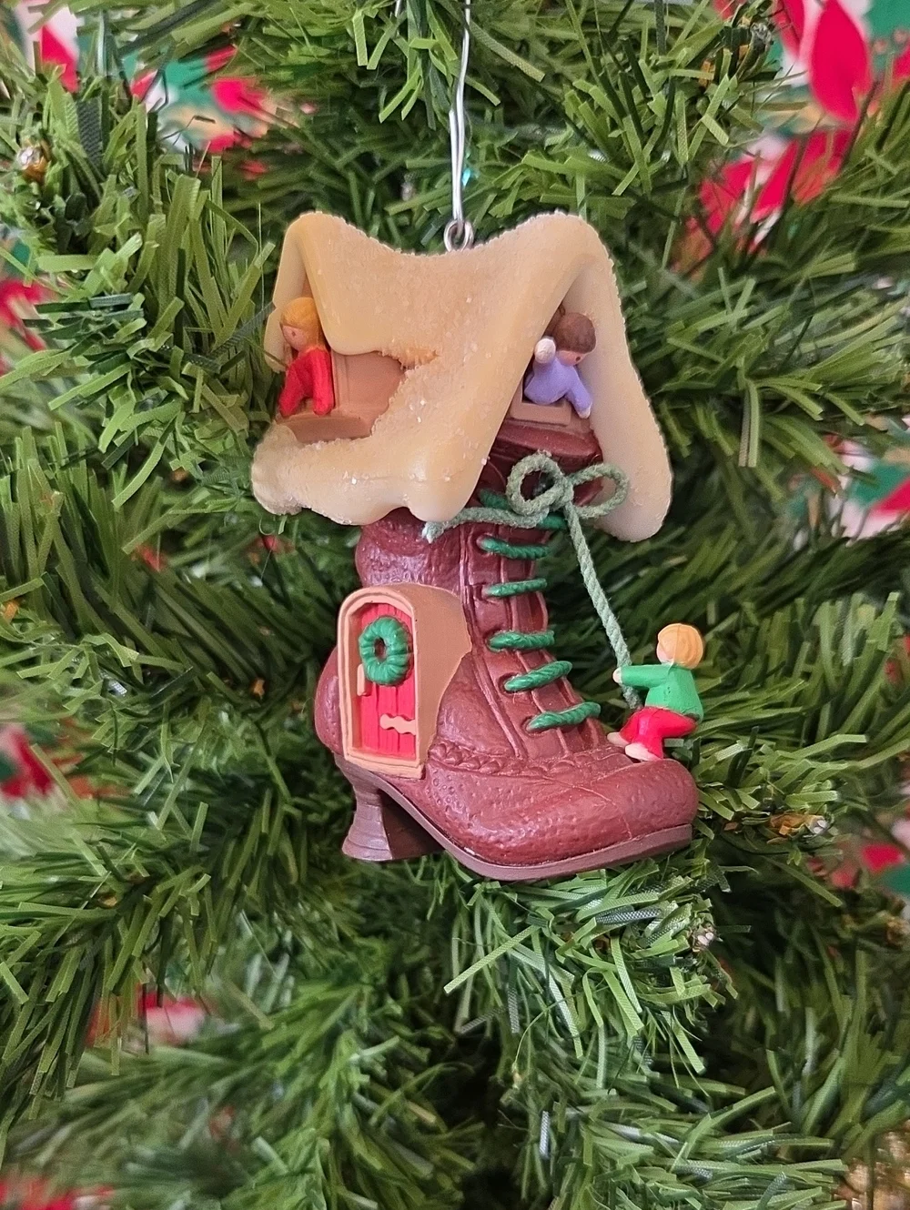 * 1985 * Hallmark CHILDREN IN SHOE Collectors ONCE UPON A TIME Ornament